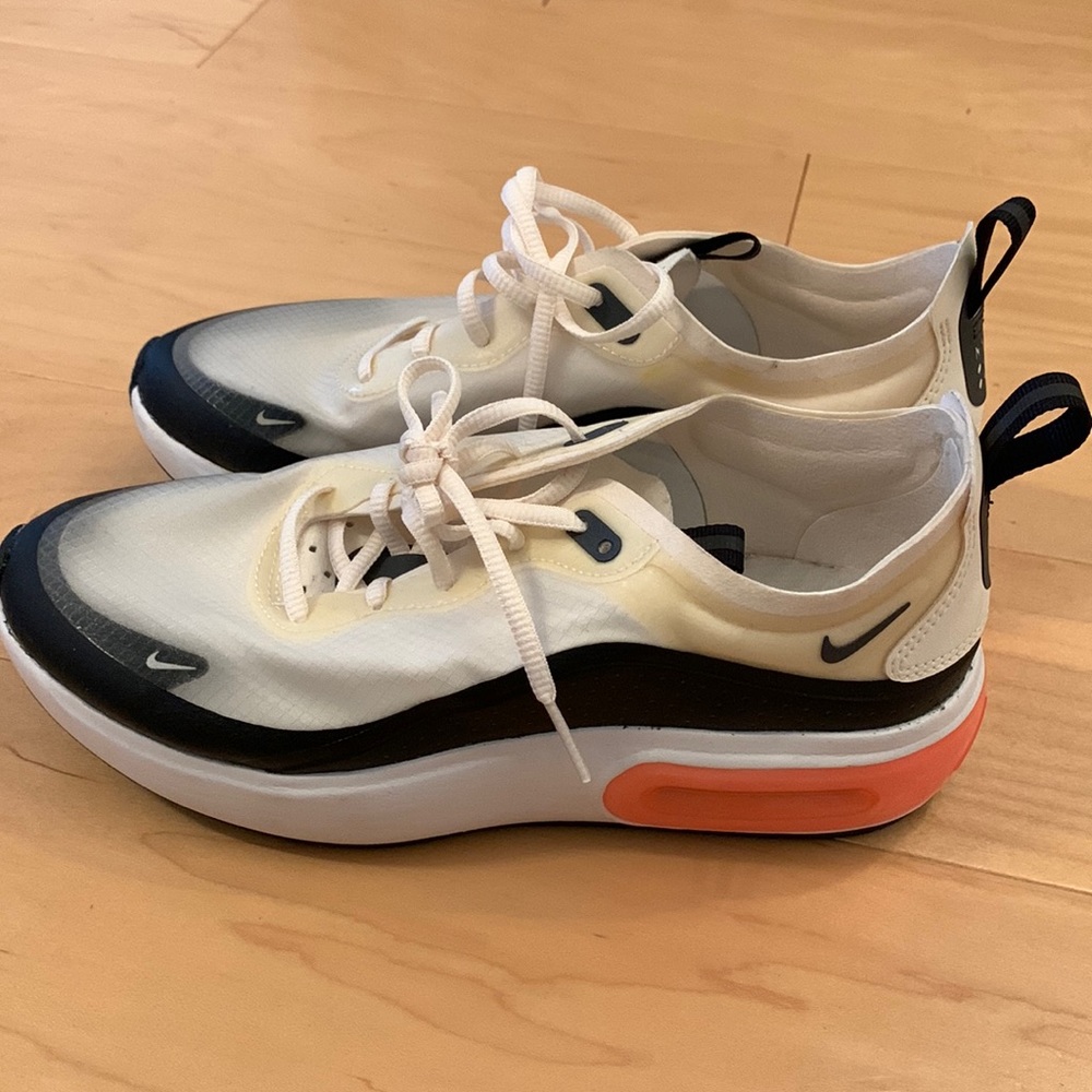 Nike Airmax lifestyle sneakers